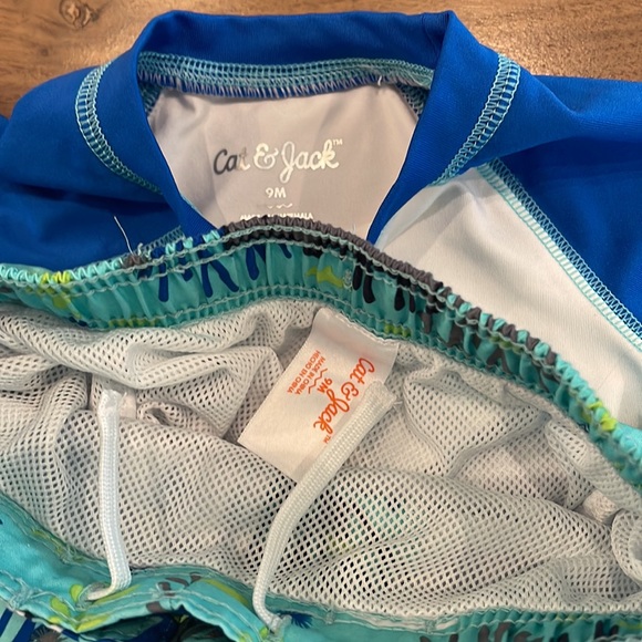 Cat and Jack swim suit set sharks 9 months - Picture 2 of 3